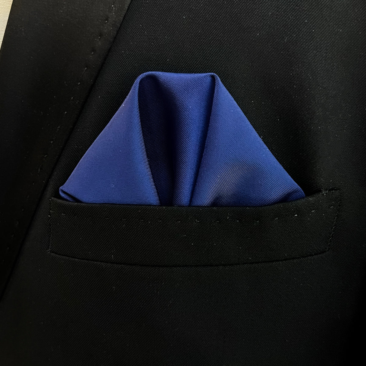 Navy Slinky Pocket Square – STUDIO MINC