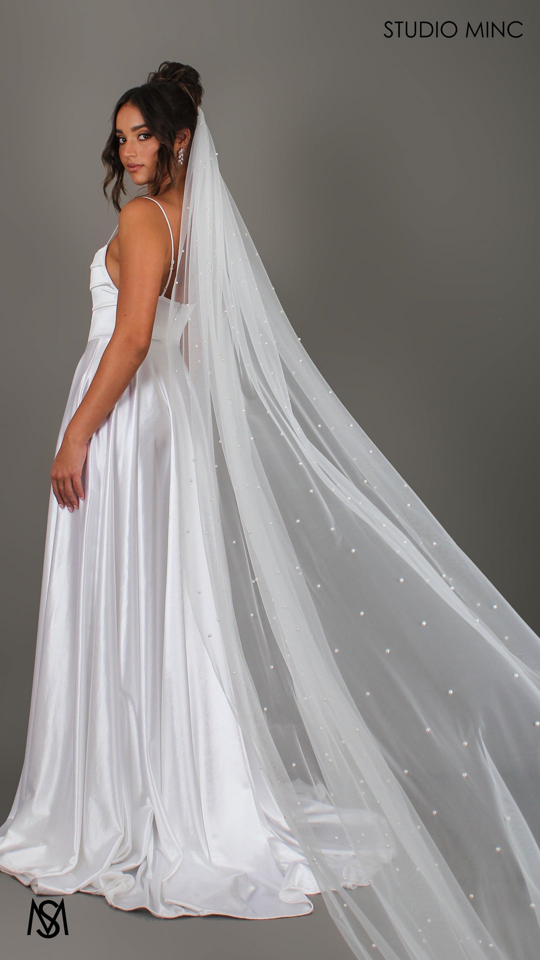 Pearly - Long Wedding Veil | White Tulle Pearl Detailed Metal Comb