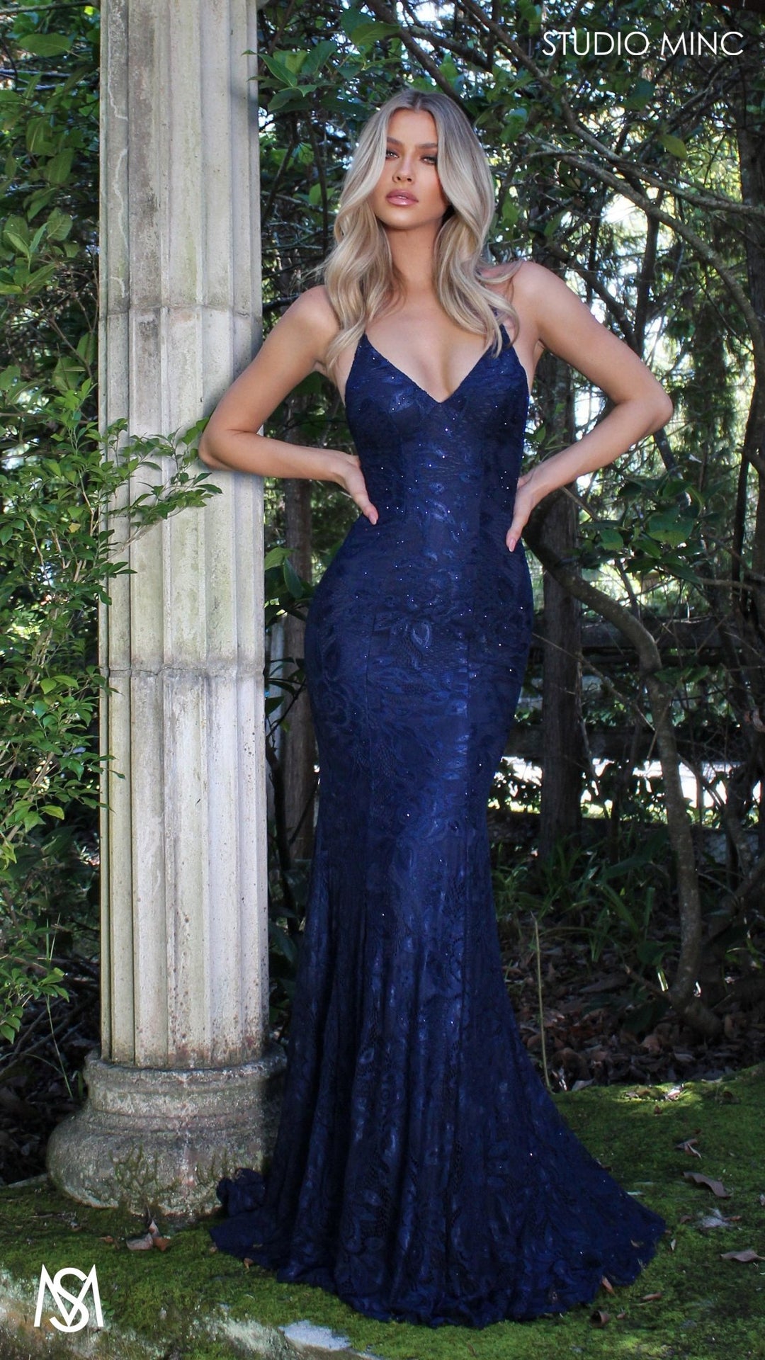 green emerald velvet dress Dark Navy Lace Sequined Trumpet Court Train Prom Dress main image 0